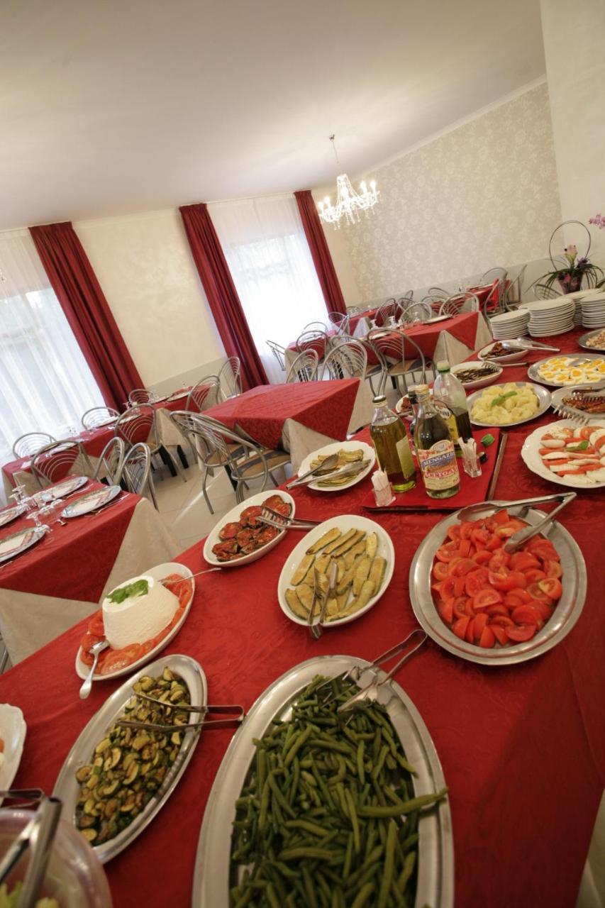 Hotel Le Lune Gatteo a Mare Εξωτερικό φωτογραφία