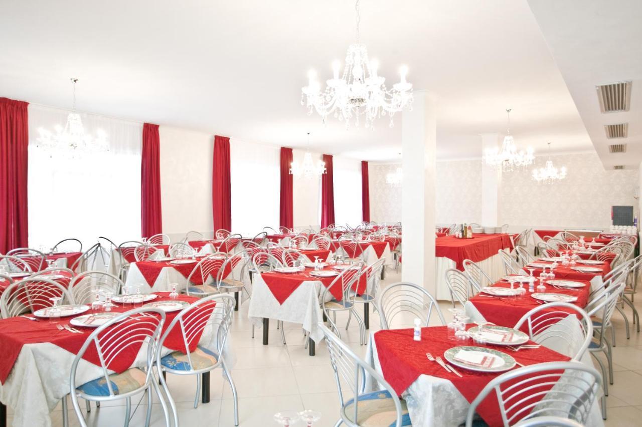 Hotel Le Lune Gatteo a Mare Εξωτερικό φωτογραφία