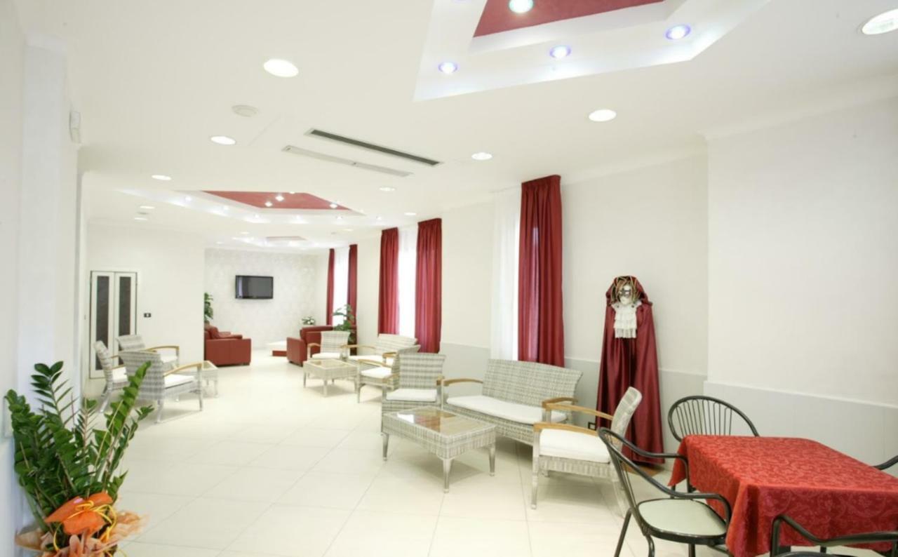 Hotel Le Lune Gatteo a Mare Εξωτερικό φωτογραφία